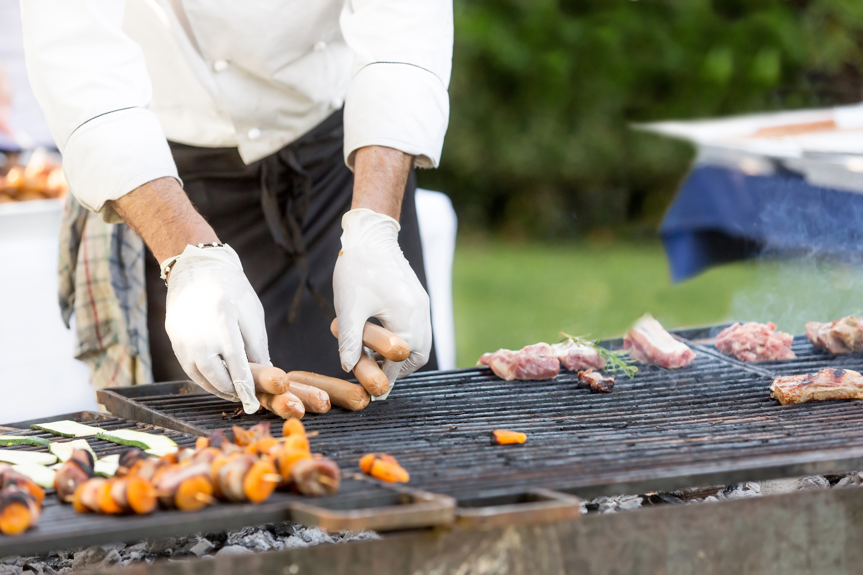 Zubereitung regionaler Grillspezialitäten - Autners Grill-Catering Zubereitung regionaler Grillspezialitäten - Autners Grill-Catering