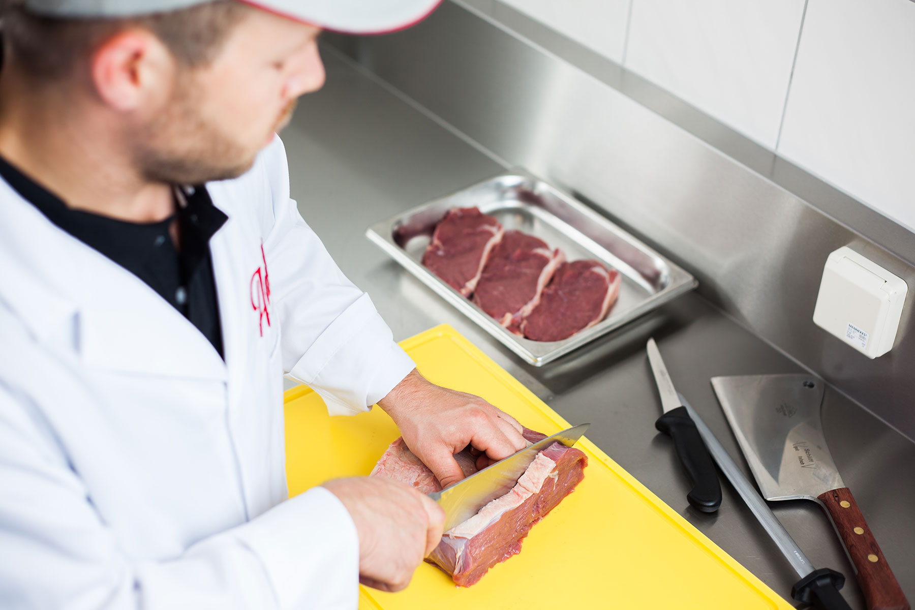 Zueberitung der Tiroler Fleischspezialitäten und Schmankerln